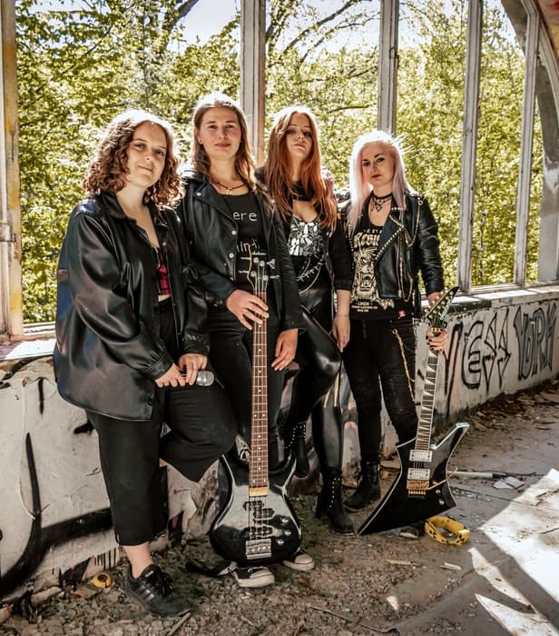 Girlstruction