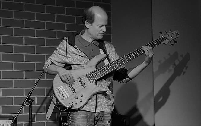 Zdeněk Růžička - baskytara